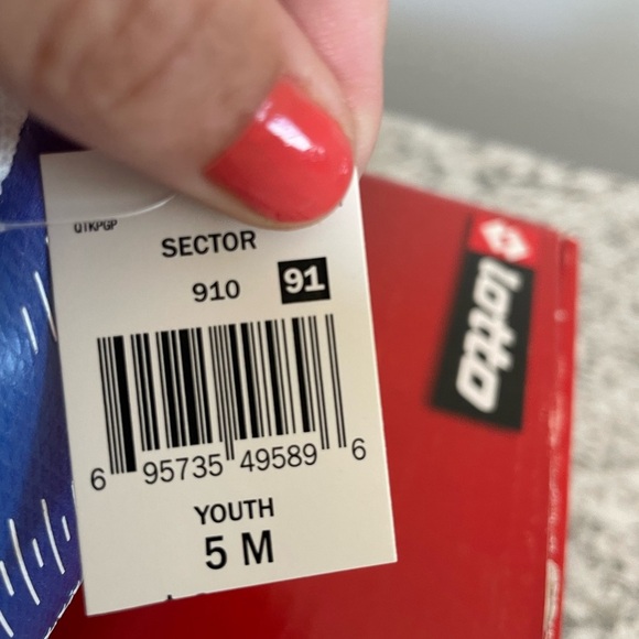 BRAND NEW WITH TAG Lotto Youth Soccer Cleats Size 5M. Italian sports design. - Picture 6 of 6